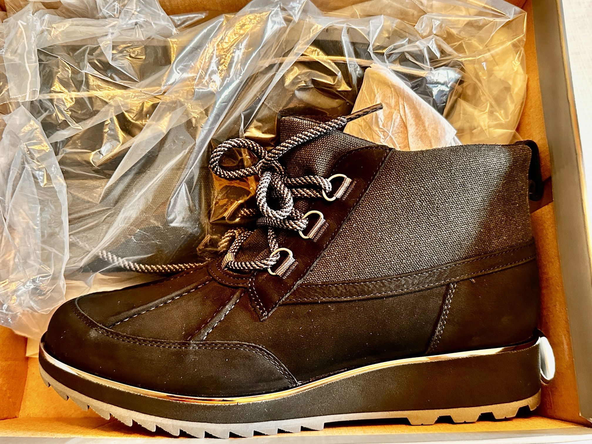 Vionic Nolan Boot -New Size 9M