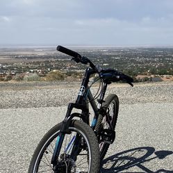 Schwinn Sidewinder Mountain Bike – Disc Brakes – Clean – Ready to Ride