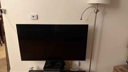 LG 50’ TV