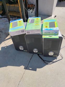 Hepa room purifiers 3 of them with 3 extra filters