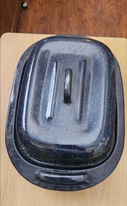 VINTAGE RECTANGULAR ENMELWARE ROASTER BLACL/WHITE SPECKLED