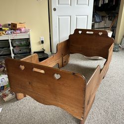 Toddler bed