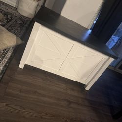 Farmhouse Coffee Table With Hinge Top For Storage 