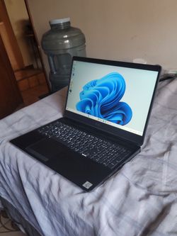 Dell laptop: Core i9, M2 1TB drive, 32GB, Windows11. MS-office.