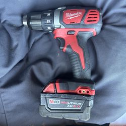 Milwaukee Drill With Battery 
