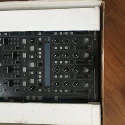 BERINGER Mixer 