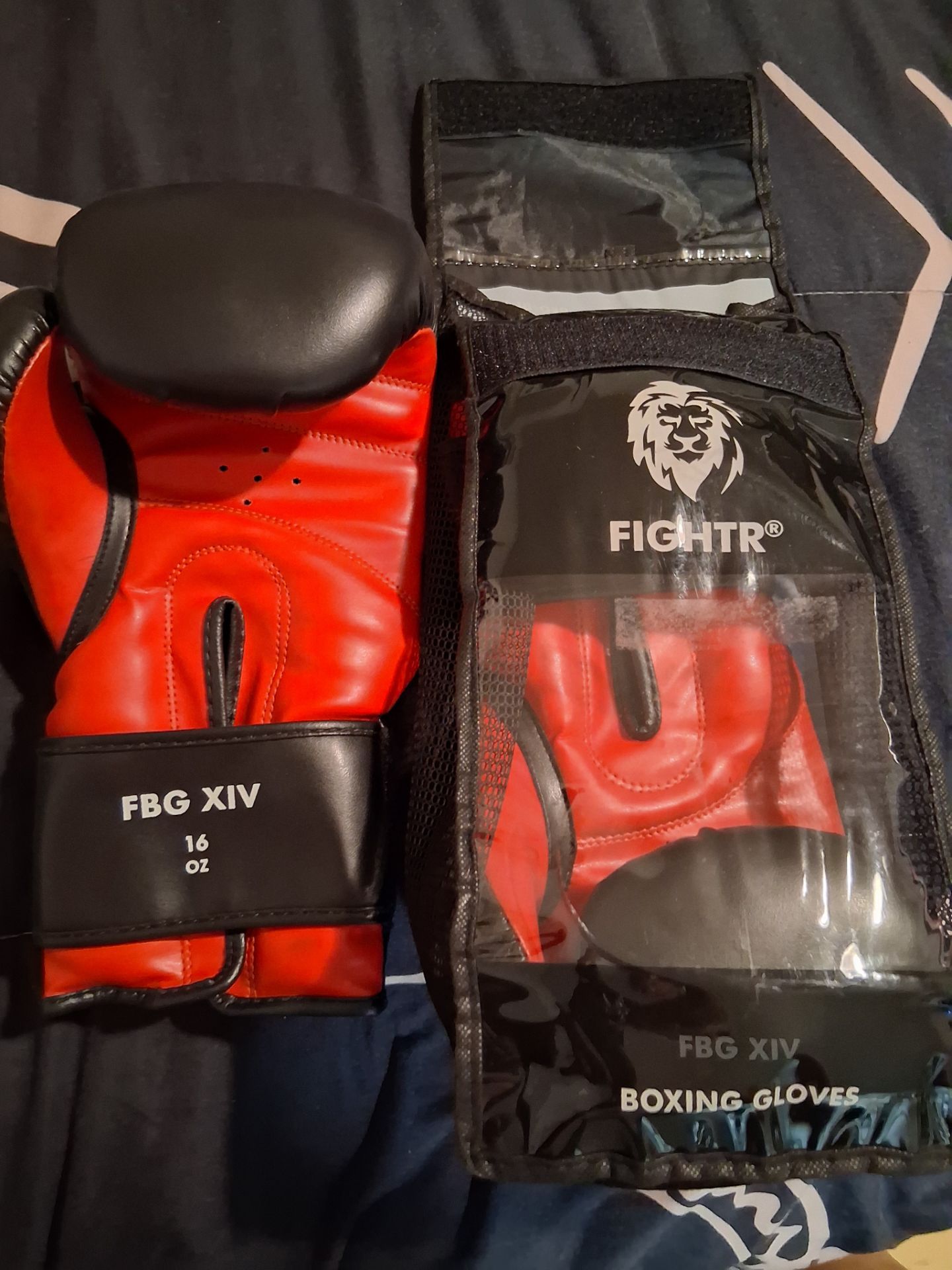 Boxing gloves