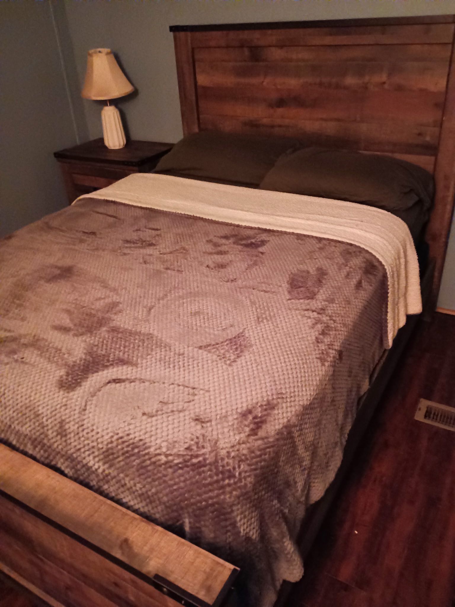 Full Size Bed Complete W/night Stand