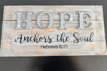 Christian Rustic Wall Sign – “Hope Anchors the Soul” Hebrews 6:19