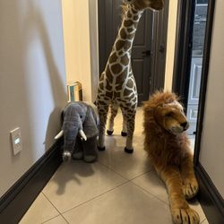 Large 3-4 Feet Big Stiffed Animals 