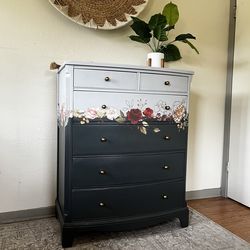 🪴Stunning Vintage Dipped Floral Solid Wood Dresser- Delivery Available! 🪴