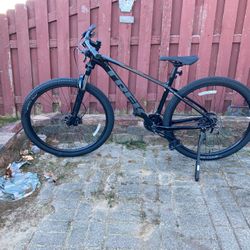 Brand New Trek Marlin 5 2021