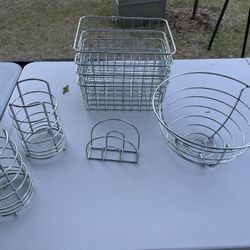 Misc kitchen Decor, Countertop Bookstand, Plates And Bowl Stacking Stand, Oven Mittens And Martini Shakers