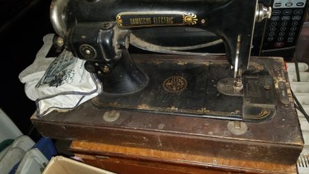 1920 Sewing machine