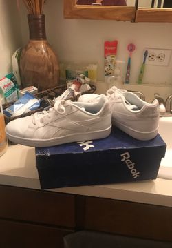 Reebok classics size 7 women