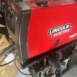 Lincoln 140HD Welder With cart