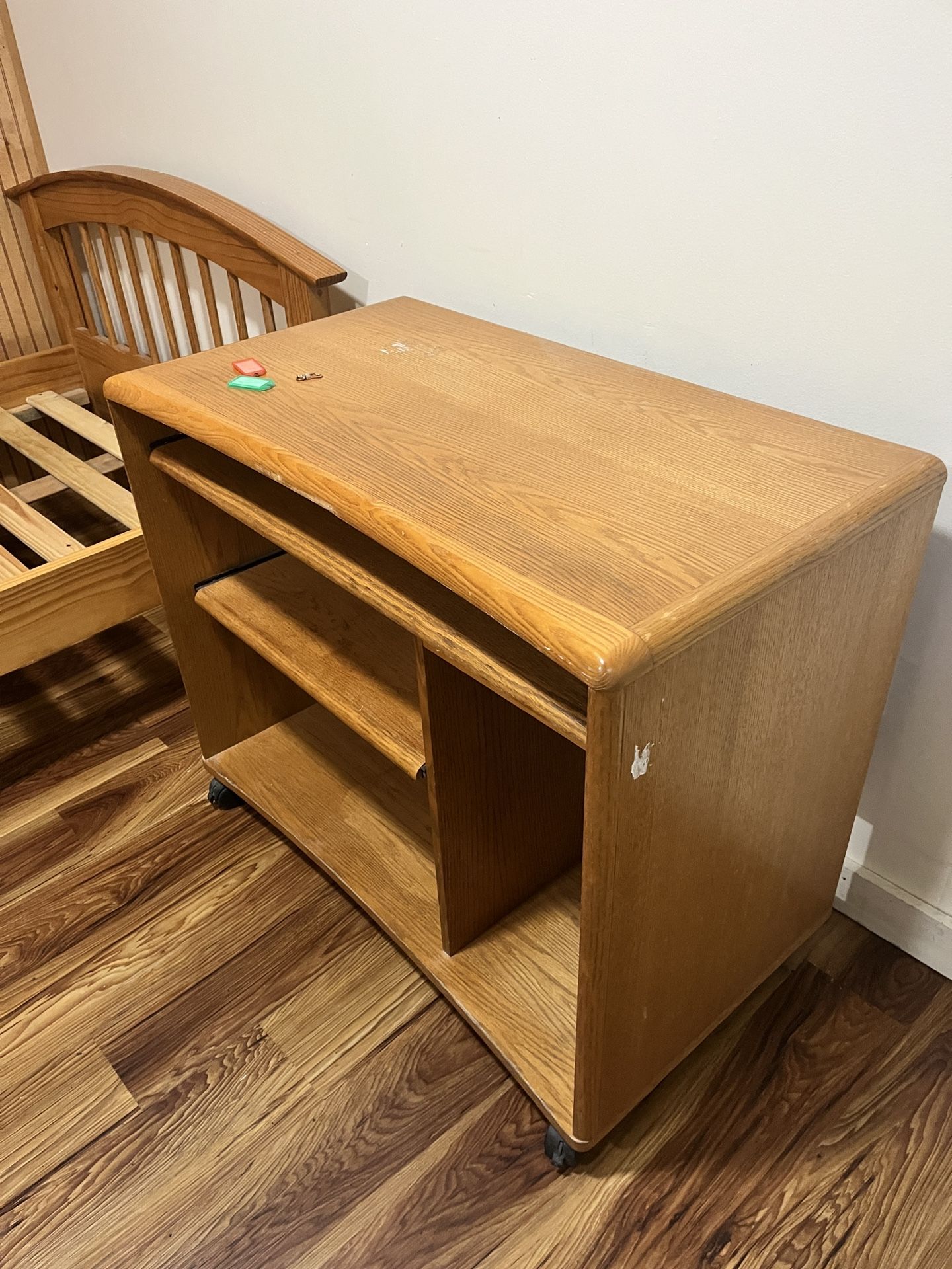 Free desk
