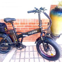 E-BIKE -LIKE NEW !!