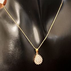 💎 10K Gold Diamond Teardrop Pendant Necklace