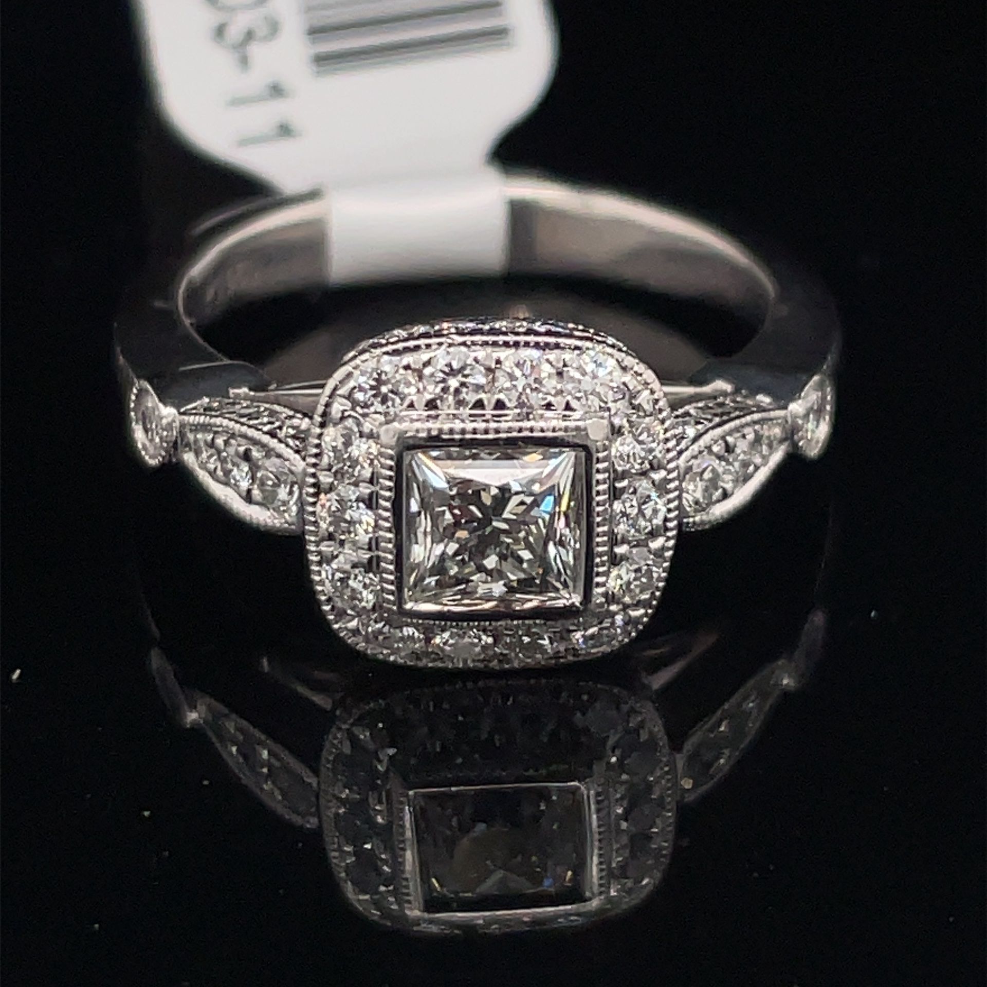 950 Platinum Halo Diamond Ring 8.40g Size 6 Main Diamond .6CTW 174103/11