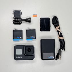 GoPro HERO8 Black 4K Action Camera - Batteries Charger 256GB SD Card Cable Mount