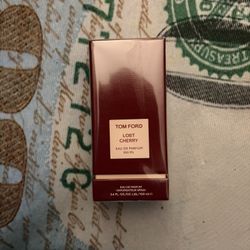TOM FORD 