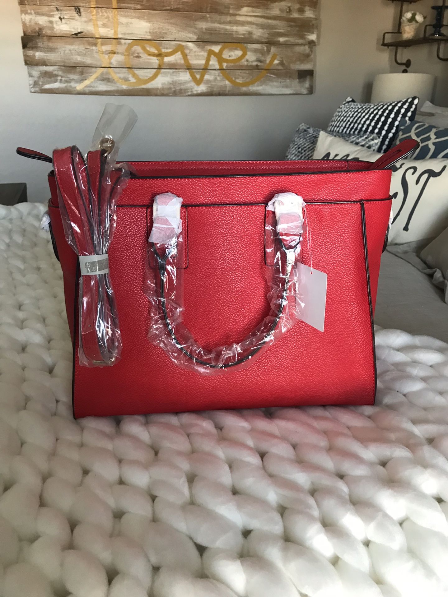 Adorable Large Red handbag 😍