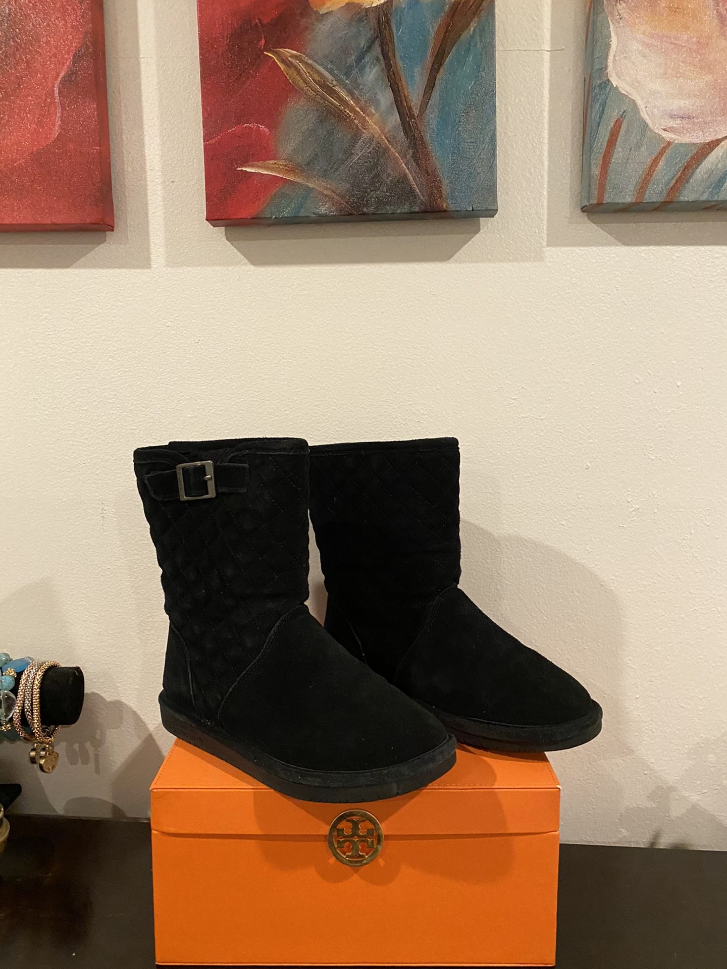Black Bear Paw Boots ( size 6 )