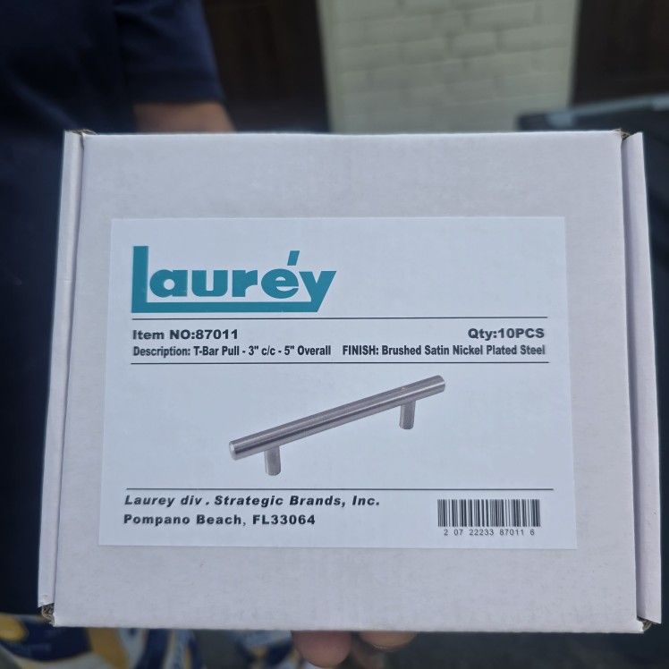 Lauréy T-Bar Pulls
