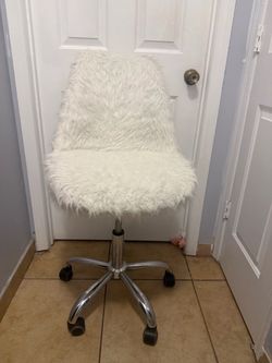 White Fur Swivel Desk Chair