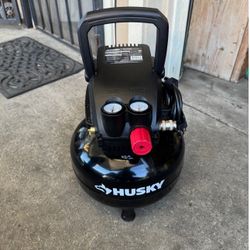 About This Product Husky 80 Gal. single stage air compressor provides high air flow with has 14 SCFM at 90 PSI and 155 PSI max working pressure giving