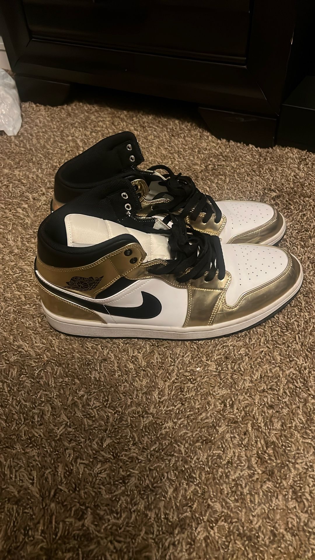 Jordan 1 Mid’s