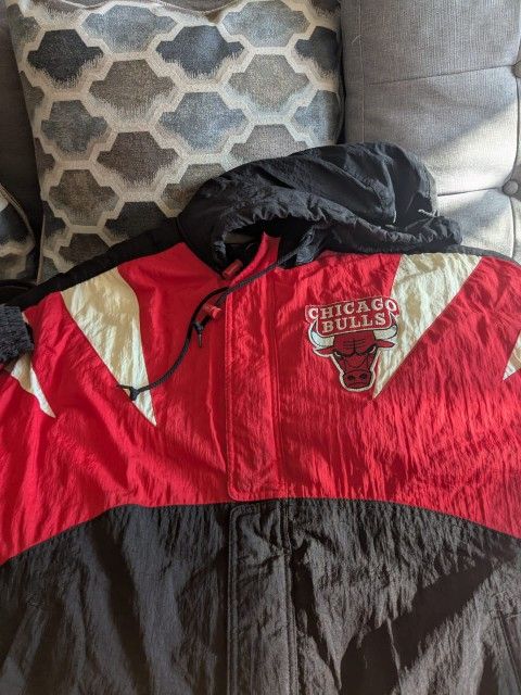 Vintage 90s Chicago Bulls Puffer Jacket