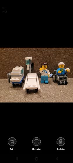LEGO NURSE AND PATIENT SET