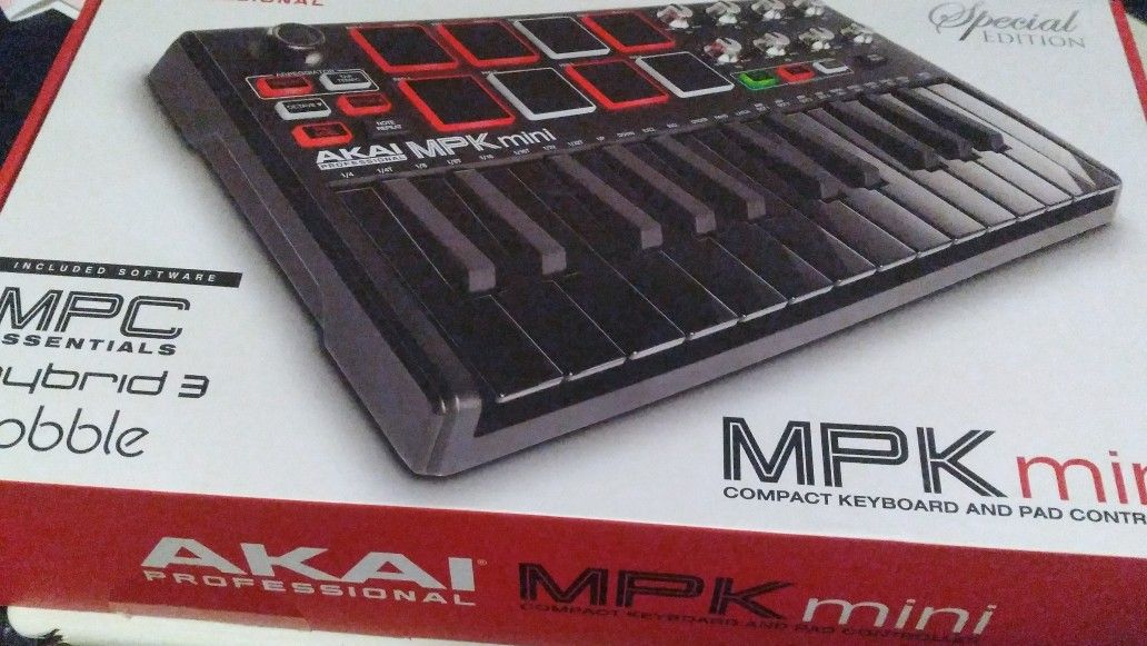 Brand New Mini Keyboard Bèat Maker