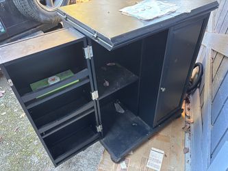 Free misc-cabinet, purses, magazines