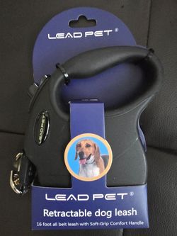 NEW Retractable dog leash