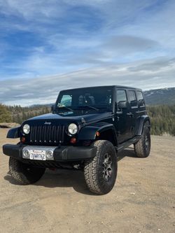 2012  Jeep wrangler Sahara