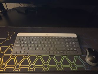 Logi Keyboard with Logi mouse