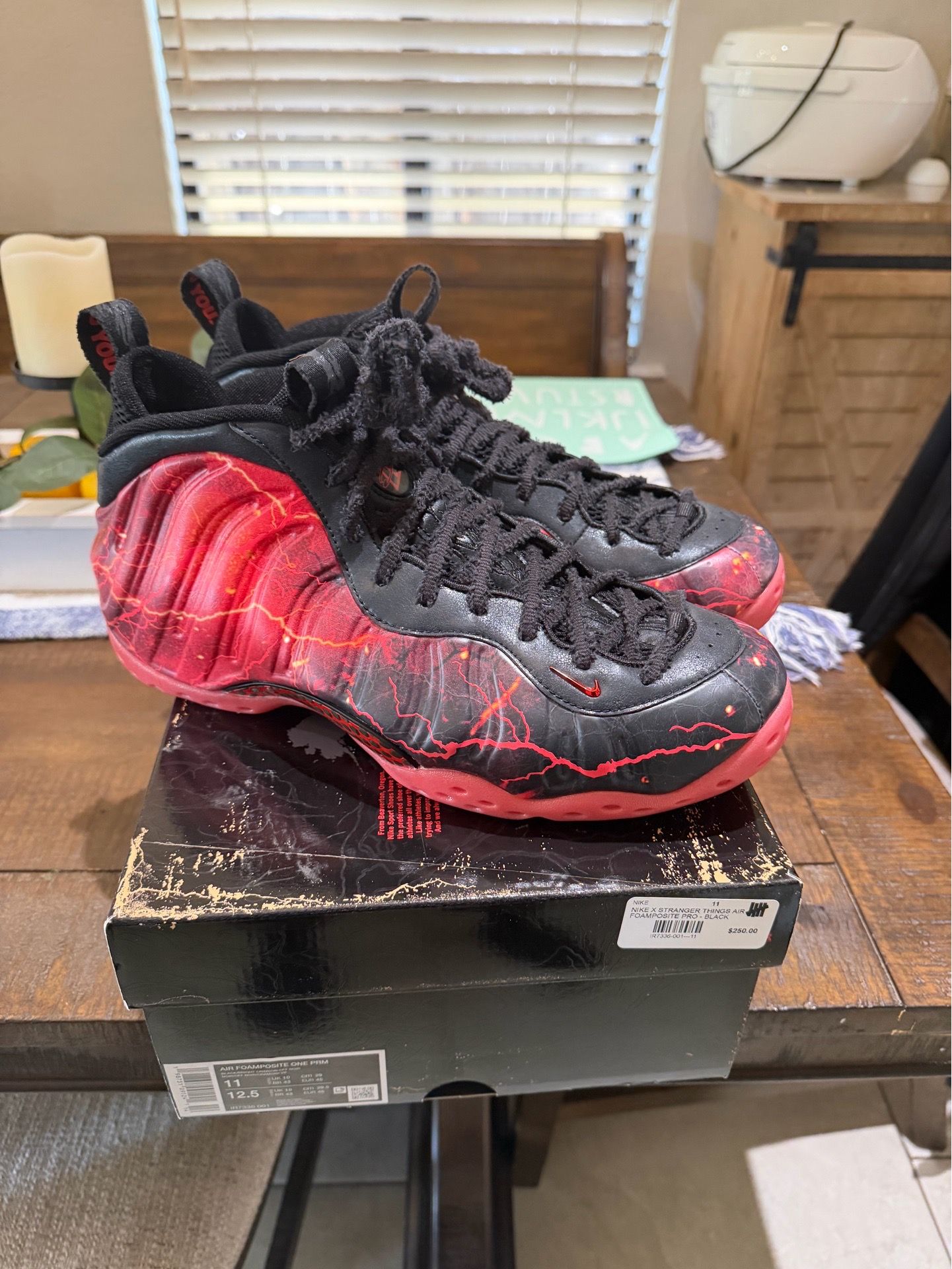 Nike Air Foamposite One (Stranger Things) size 11