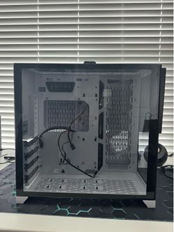 Lian Li PC-O11 Dynamic ATX PC Tower case