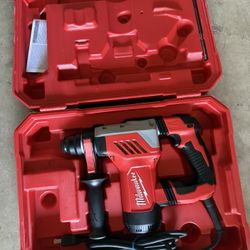 MILWAUKEE SDS PLUS ROTARY HAMMER 
