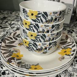 Bees And Flowers Dishes 