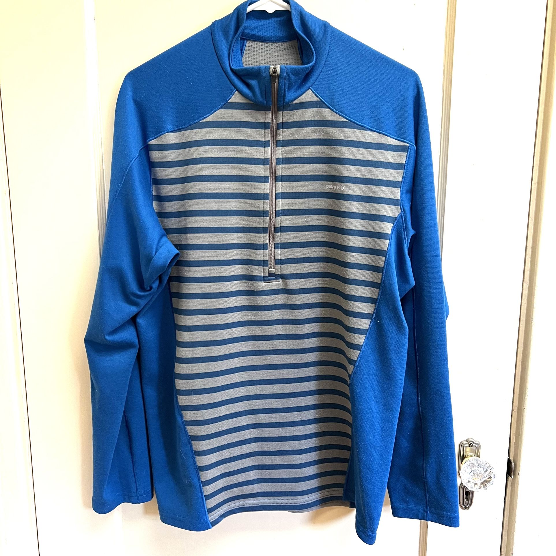 Patgonia Womens M Capilene 3 Midweight Base Layer Blue 1/4 Zip