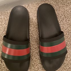 Gucci Slides . Size. 7.5