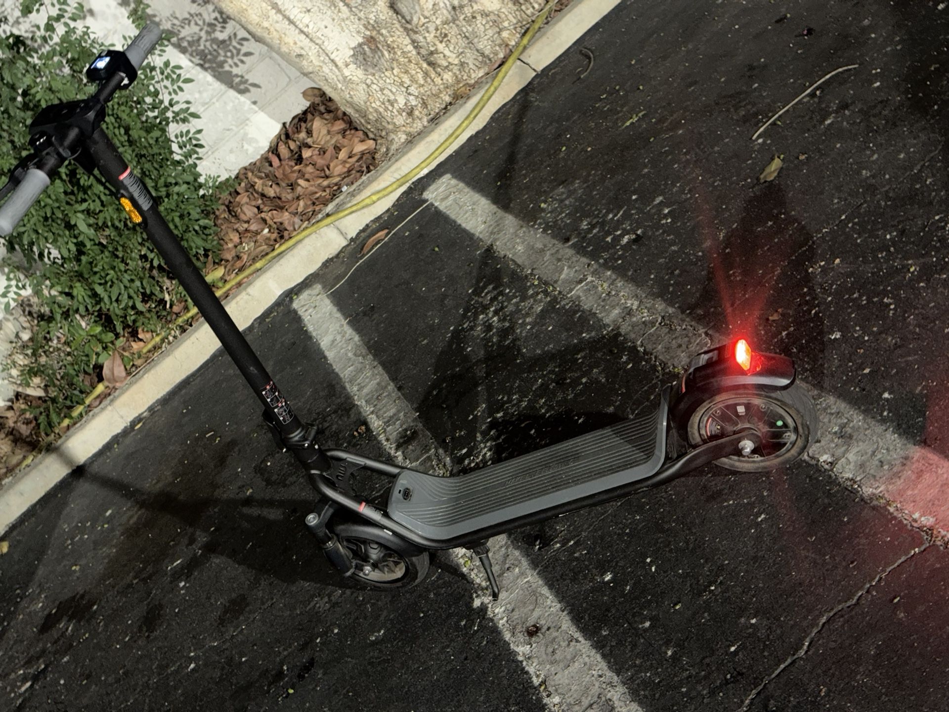 NIU E SCOOTER. KQI100p