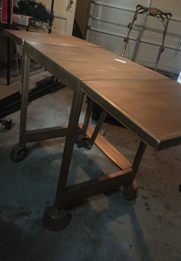 Cute Vintage Metal Desk Table For In Columbus Oh Offerup