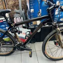 Specialized Rockhopper Mountain Bike Bicycle 