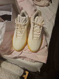 Nike woman's size 9 zoomx