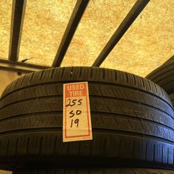 255/50/19 One Tire Used Good 